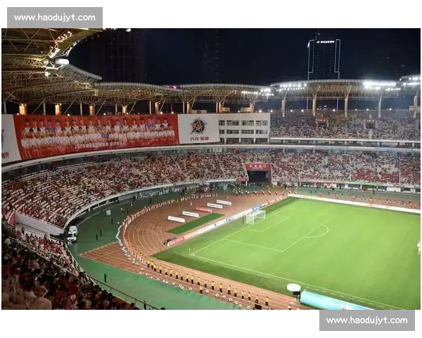 湘超首球！李章毓头球破门点燃贺龙体育场