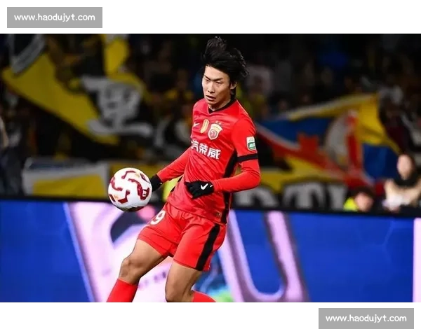 年轻双子星闪耀！海港客场 3-1 河南，李新翔首球 + 莱昂纳多传射建功