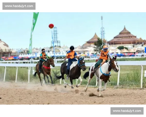 锡林郭勒蒙古马超级联赛总决赛燃情开赛 万马奔腾演绎草原速度与激情